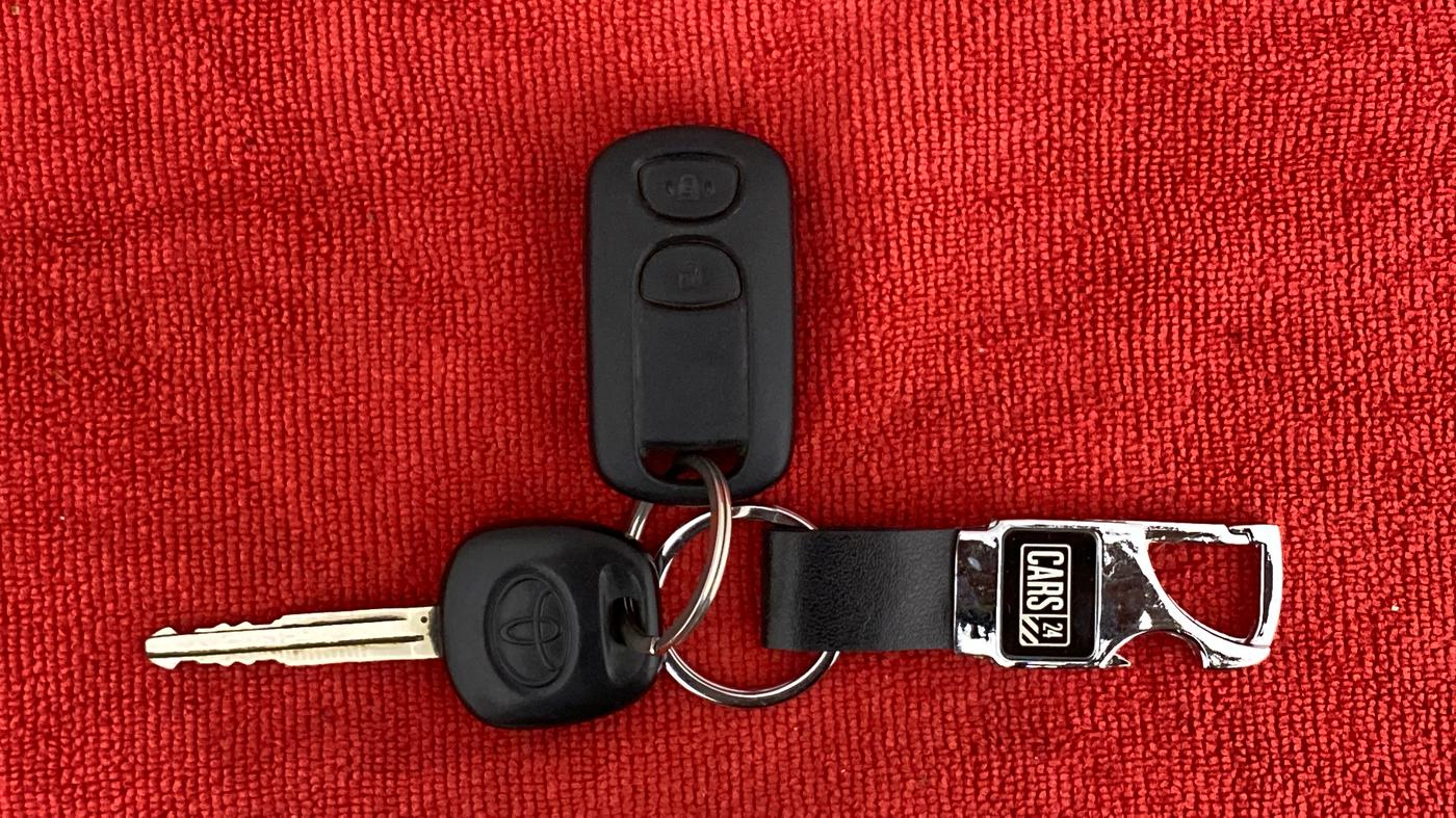 2013 Toyota Etios G, Petrol, Manual, 40,269 km, Key Close Up