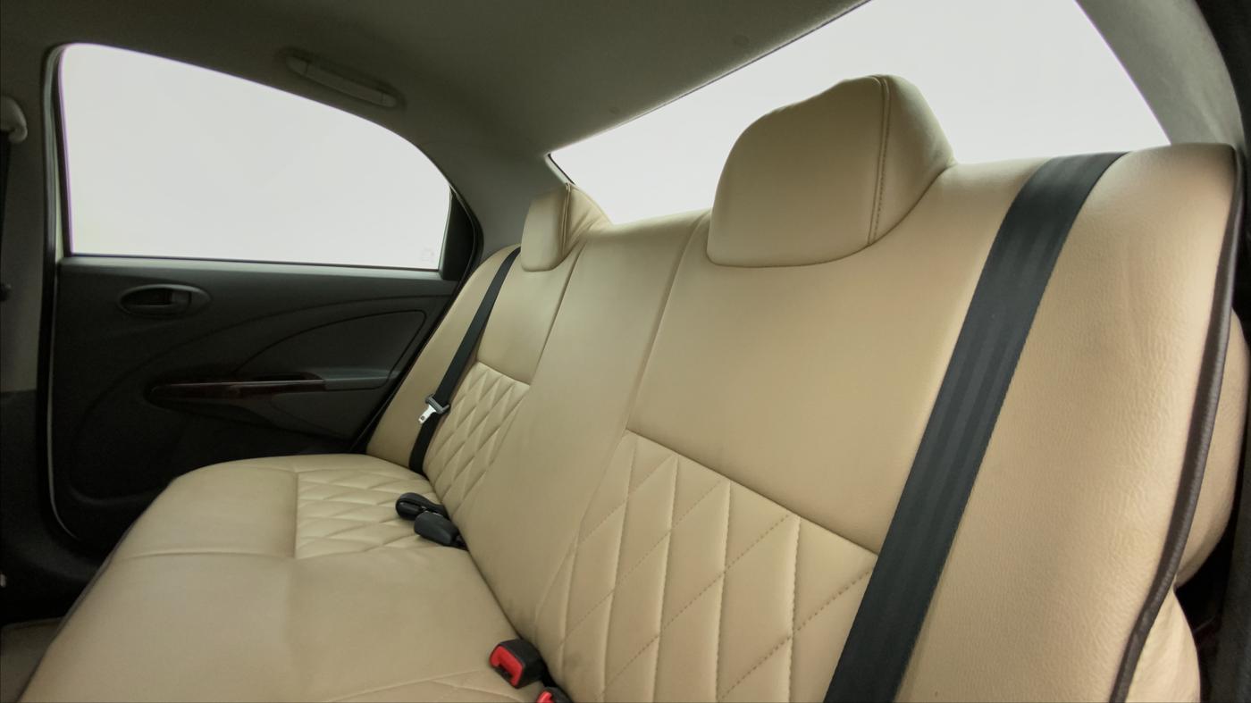 2013 Toyota Etios G, Petrol, Manual, 40,269 km, Right Side Rear Door Cabin