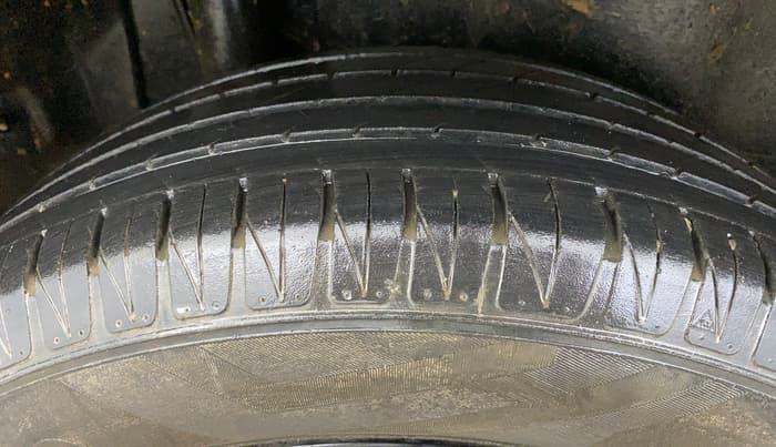 2022 Maruti Vitara Brezza ZXI, Petrol, Manual, 29,185 km, Right Rear Tyre Tread