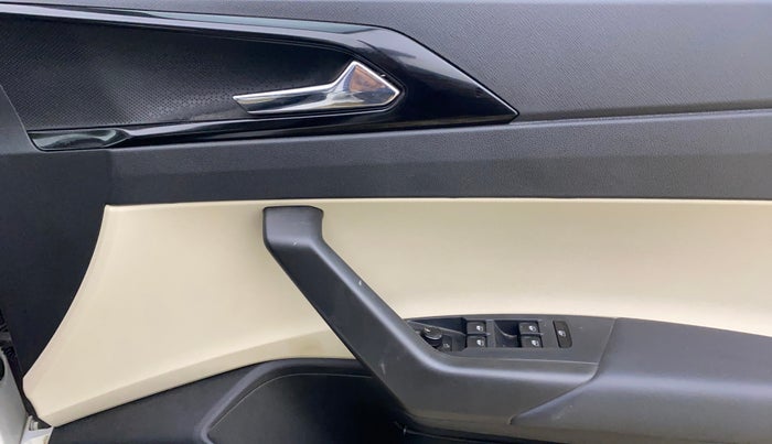 2022 Skoda SLAVIA STYLE 1.5L TSI DSG, Petrol, Automatic, 44,103 km, Driver Side Door Panels Control