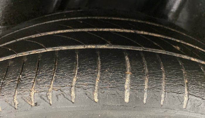 2011 Honda City V MT PETROL, Petrol, Manual, 66,316 km, Left Rear Tyre Tread