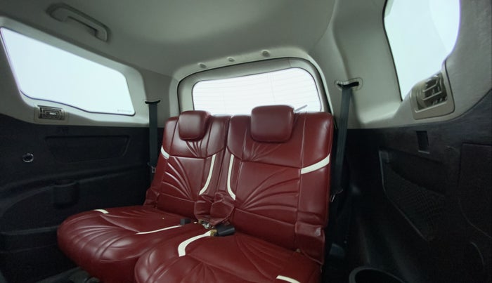 2018 Mahindra XUV500 W9, Diesel, Manual, 84,193 km, Third Seat Row ( optional )