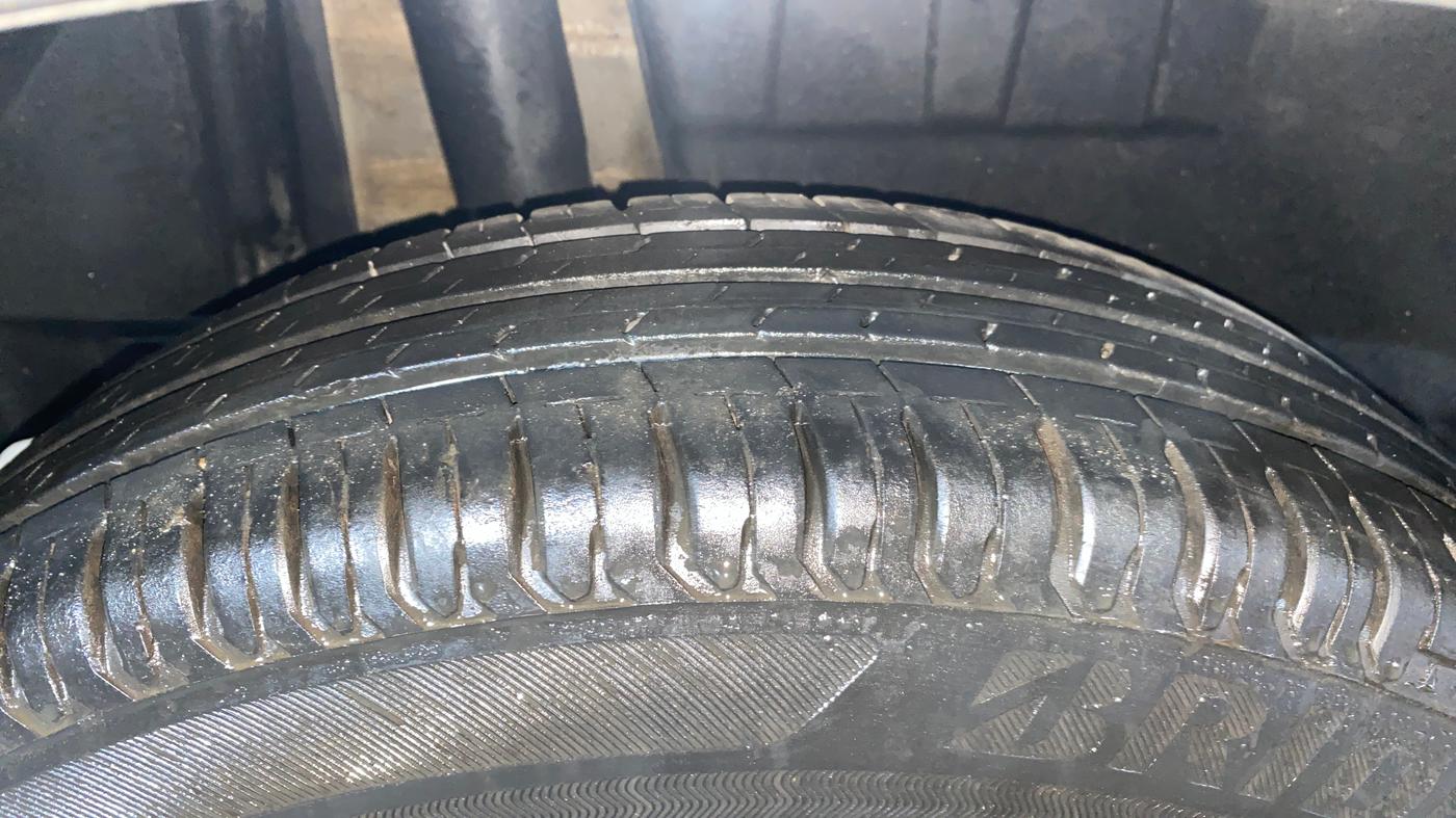 2019 Maruti Dzire VXI AMT, Petrol, Automatic, 28,307 km, Right Rear Tyre Tread