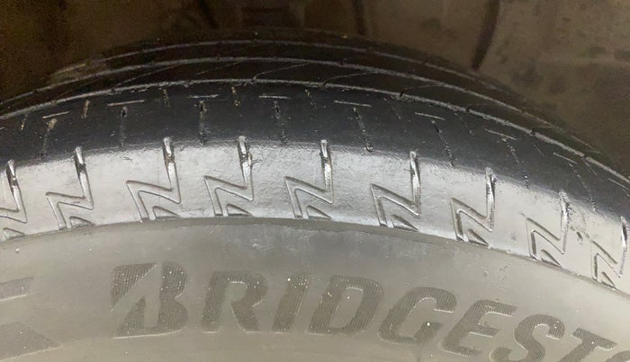 2019 Hyundai Elite i20 SPORTZ PLUS  1.2 CVT, Petrol, Automatic, 1,09,116 km, Right Front Tyre Tread