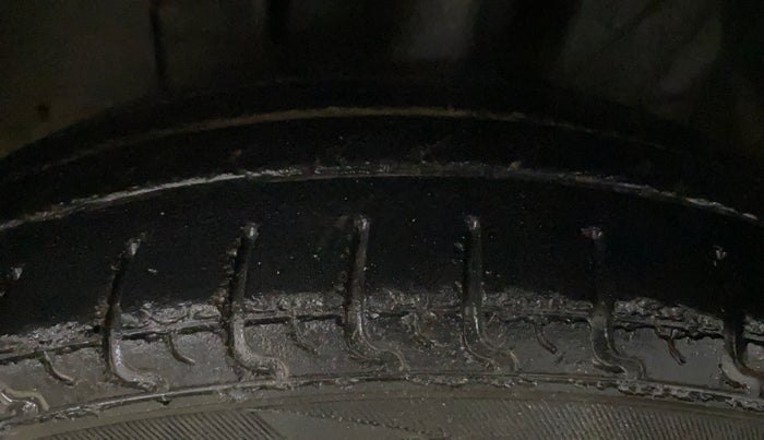 2017 Datsun Redi Go T (O), Petrol, Manual, 60,723 km, Left Front Tyre Tread