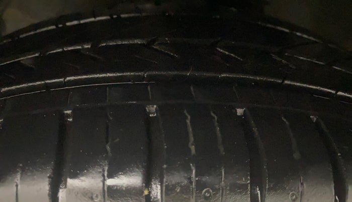 2014 Hyundai Grand i10 SPORTZ 1.2 KAPPA VTVT, Petrol, Manual, 60,381 km, Left Front Tyre Tread