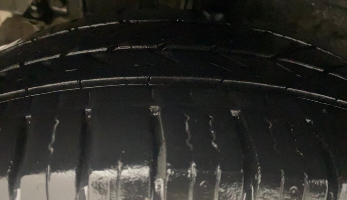 2014 Hyundai Grand i10 SPORTZ 1.2 KAPPA VTVT, Petrol, Manual, 60,381 km, Right Rear Tyre Tread