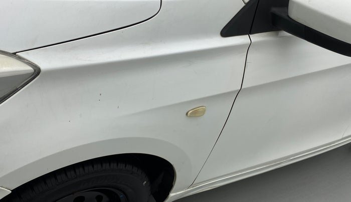 2016 Tata Tiago XT PETROL, Petrol, Manual, 1,10,096 km, Left fender - Minor scratches