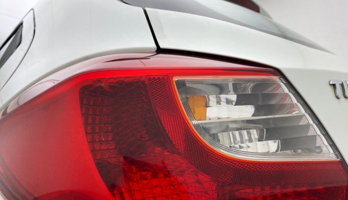 2016 Tata Tiago XT PETROL, Petrol, Manual, 1,10,096 km, Left tail light - Minor damage