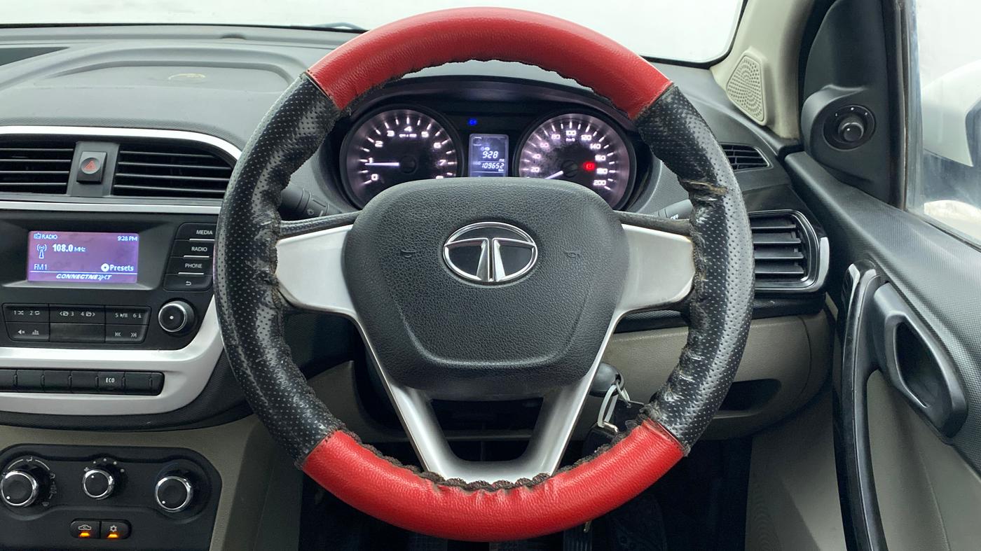 2016 Tata Tiago XT PETROL, Petrol, Manual, 1,10,096 km, Steering Wheel Close Up