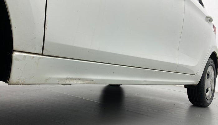 2016 Tata Tiago XT PETROL, Petrol, Manual, 1,10,096 km, Left running board - Slightly dented