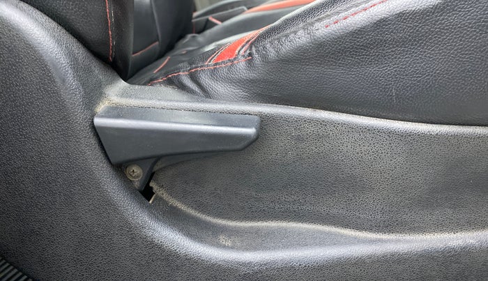 2016 Tata Tiago XT PETROL, Petrol, Manual, 1,10,096 km, Driver Side Adjustment Panel