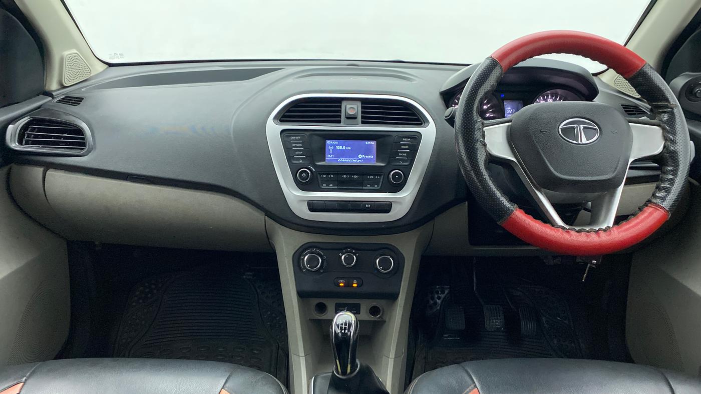 2016 Tata Tiago XT PETROL, Petrol, Manual, 1,10,096 km, Dashboard