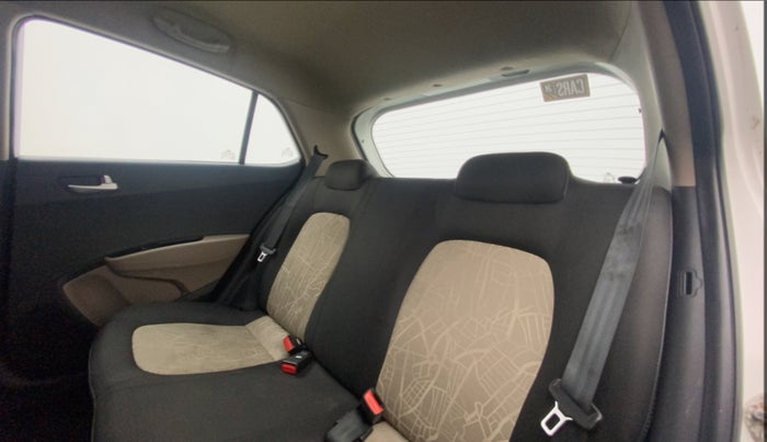 2016 Hyundai Grand i10 SPORTZ 1.2 KAPPA VTVT, Petrol, Manual, 69,802 km, Right Side Rear Door Cabin