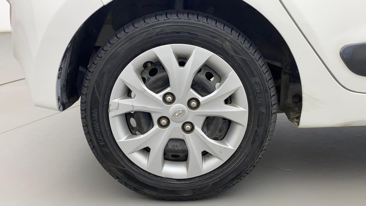 2016 Hyundai Grand i10 SPORTZ 1.2 KAPPA VTVT, Petrol, Manual, 69,802 km, Right Rear Wheel