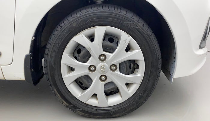 2016 Hyundai Grand i10 SPORTZ 1.2 KAPPA VTVT, Petrol, Manual, 69,802 km, Right Front Wheel