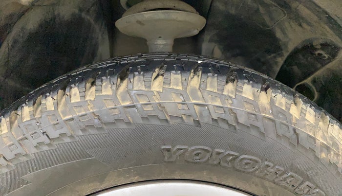 2016 Renault Duster RXL PETROL, Petrol, Manual, 23,020 km, Right Front Tyre Tread