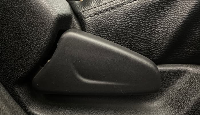 2020 Renault Kwid RXT 1.0 AMT (O), Petrol, Automatic, 23,398 km, Driver Side Adjustment Panel