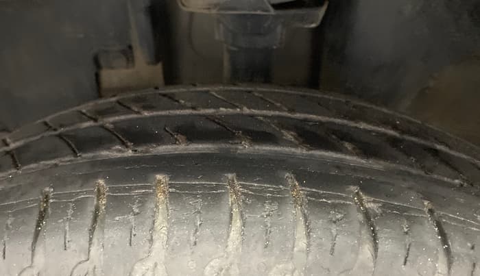 2020 Renault Kwid RXT 1.0 AMT (O), Petrol, Automatic, 23,398 km, Left Front Tyre Tread