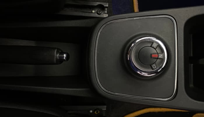 2020 Renault Kwid RXT 1.0 AMT (O), Petrol, Automatic, 23,398 km, Gear Lever