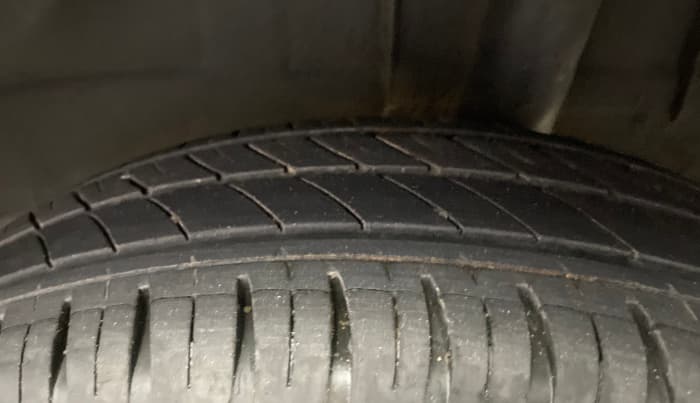 2020 Renault Kwid RXT 1.0 AMT (O), Petrol, Automatic, 23,398 km, Left Rear Tyre Tread