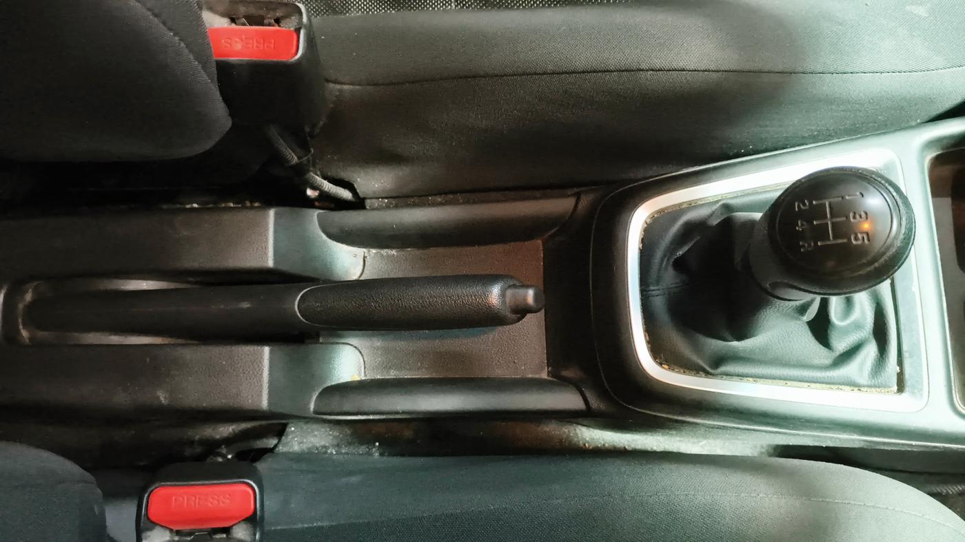 2023 Maruti Swift LXI, Petrol, Manual, 42,803 km, Gear Lever