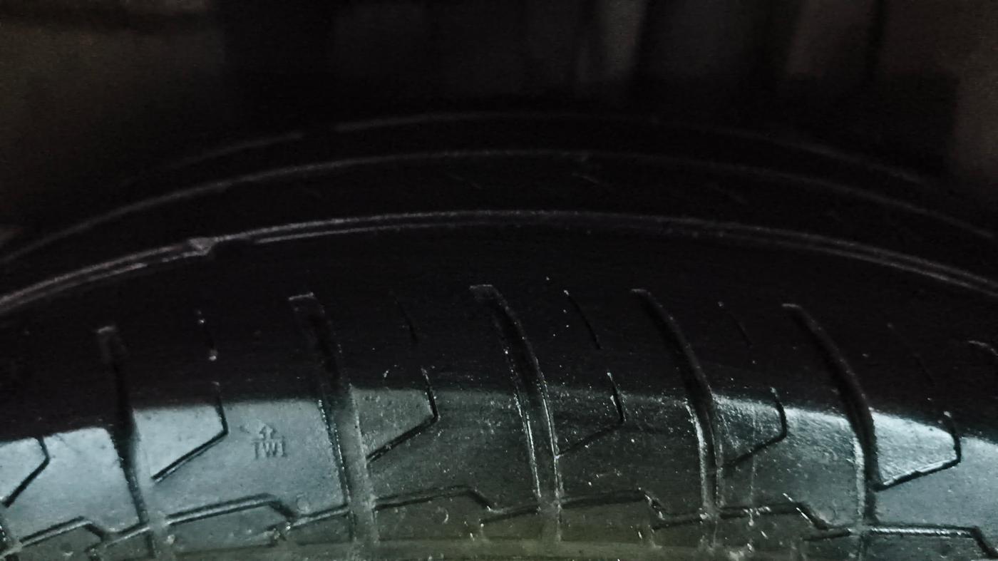 2023 Maruti Swift LXI, Petrol, Manual, 42,803 km, Left Rear Tyre Tread