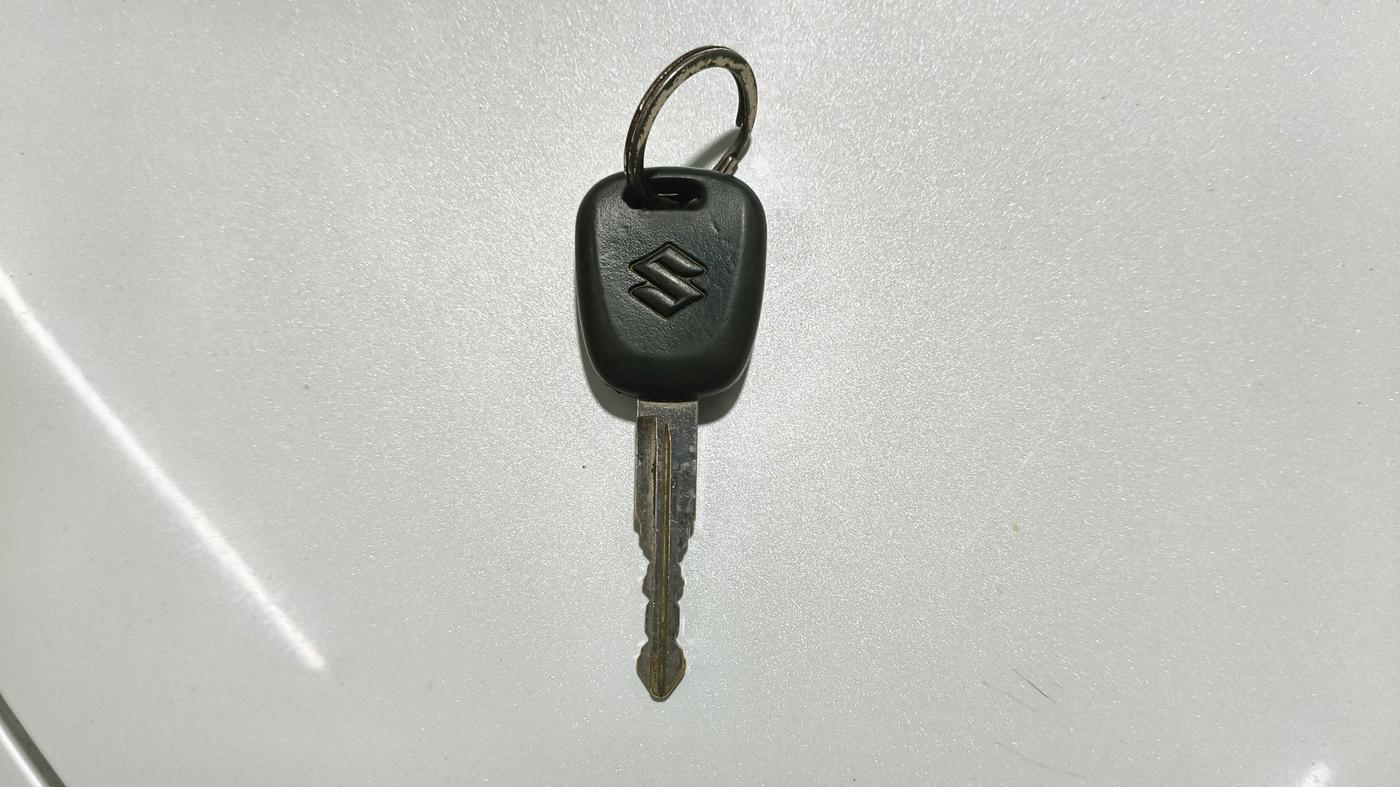 2023 Maruti Swift LXI, Petrol, Manual, 42,803 km, Key Close Up