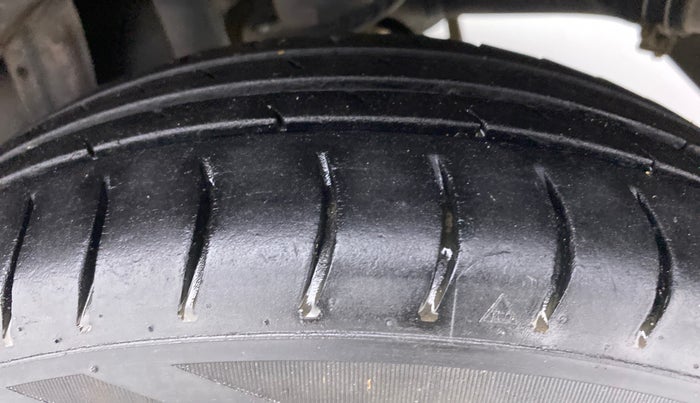 2010 Maruti Alto LXI, Petrol, Manual, 48,649 km, Left Rear Tyre Tread