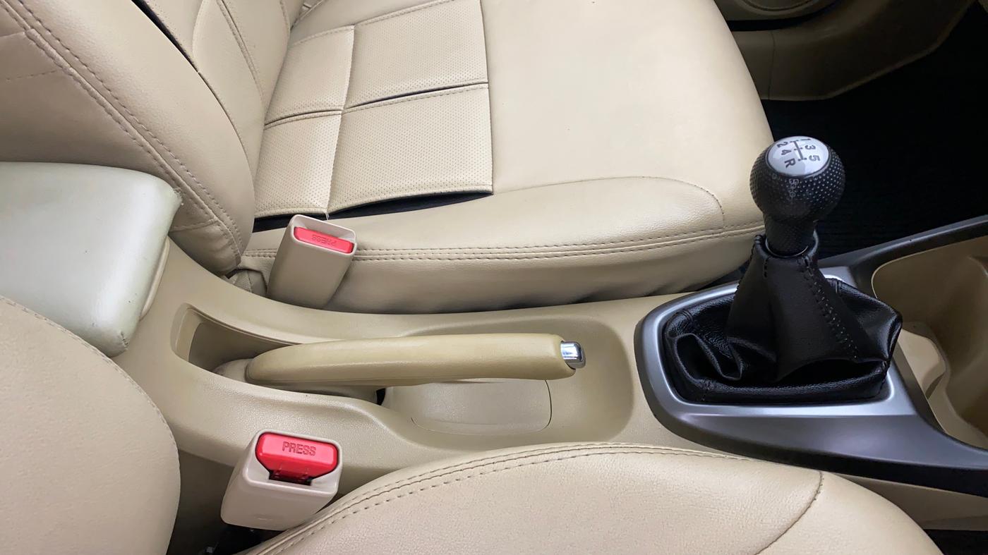 2013 Honda City V MT PETROL, Petrol, Manual, 32,393 km, Gear Lever