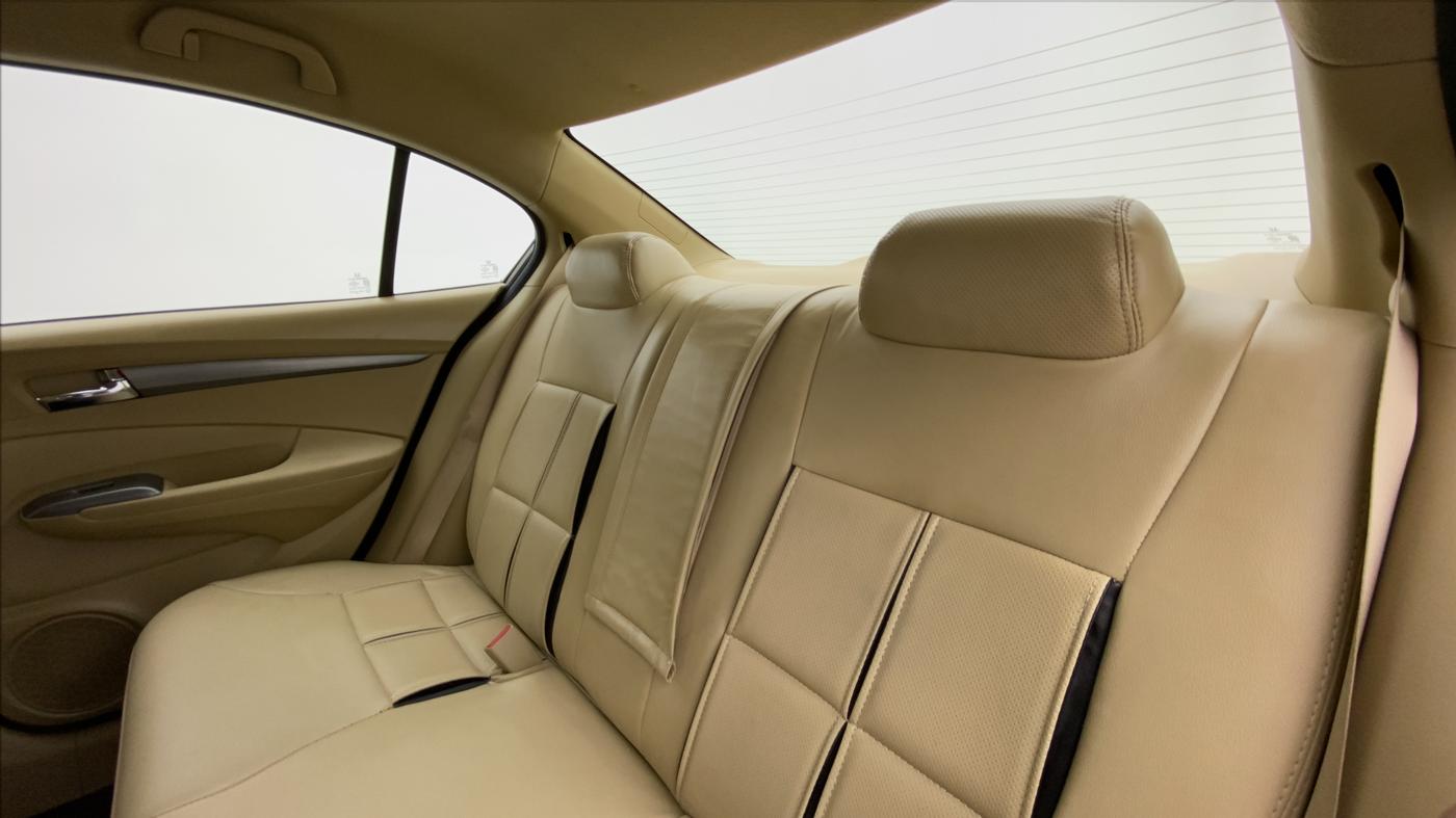 2013 Honda City V MT PETROL, Petrol, Manual, 32,393 km, Right Side Door Cabin View