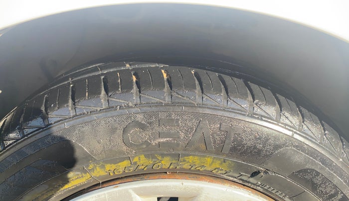 2015 Hyundai Xcent S 1.2, Petrol, Manual, 1,10,521 km, Left Front Tyre Tread