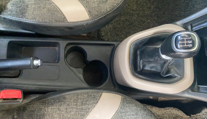 2015 Hyundai Xcent S 1.2, Petrol, Manual, 1,10,521 km, Gear Lever