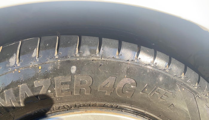 2015 Hyundai Xcent S 1.2, Petrol, Manual, 1,10,521 km, Left Rear Tyre Tread