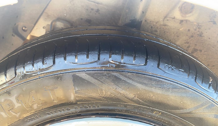 2015 Hyundai Xcent S 1.2, Petrol, Manual, 1,10,521 km, Right Rear Tyre Tread