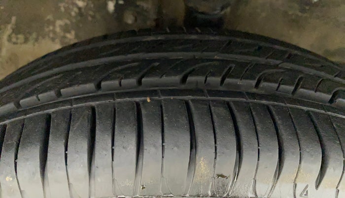 2014 Maruti Wagon R 1.0 VXI, Petrol, Manual, 43,349 km, Right Front Tyre Tread