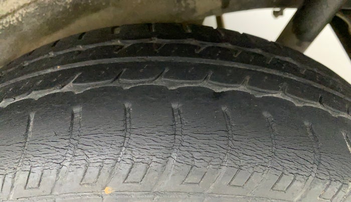 2014 Maruti Wagon R 1.0 VXI, Petrol, Manual, 43,349 km, Left Rear Tyre Tread