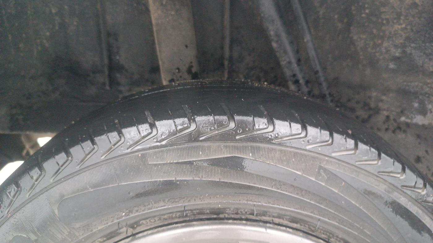 2018 Renault Kwid RXT 1.0 AMT, Petrol, Automatic, 59,755 km, Right Rear Tyre Tread
