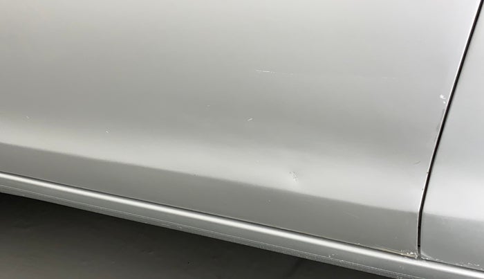 2014 Maruti Ertiga ZXI, Petrol, Manual, 43,824 km, Front passenger door - Minor scratches
