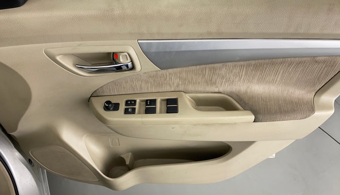 2014 Maruti Ertiga ZXI, Petrol, Manual, 43,824 km, Driver Side Door Panels Control