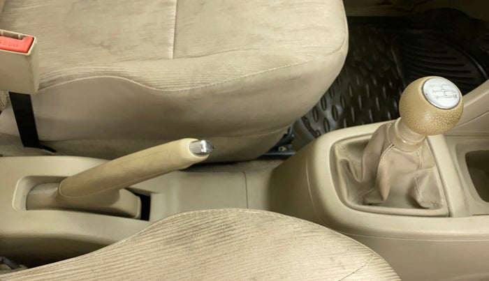 2014 Maruti Ertiga ZXI, Petrol, Manual, 43,824 km, Gear Lever