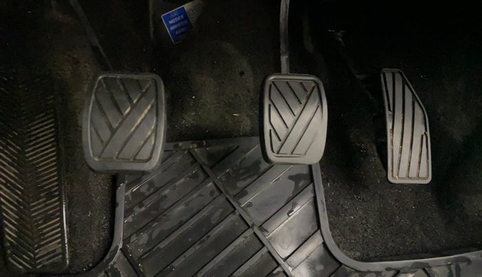 2017 Maruti Baleno DELTA PETROL 1.2, Petrol, Manual, 42,373 km, Pedals