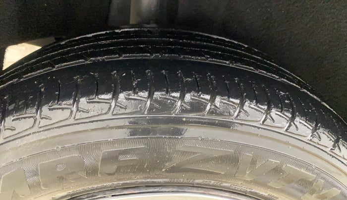 2017 Maruti Baleno DELTA PETROL 1.2, Petrol, Manual, 42,373 km, Right Rear Tyre Tread