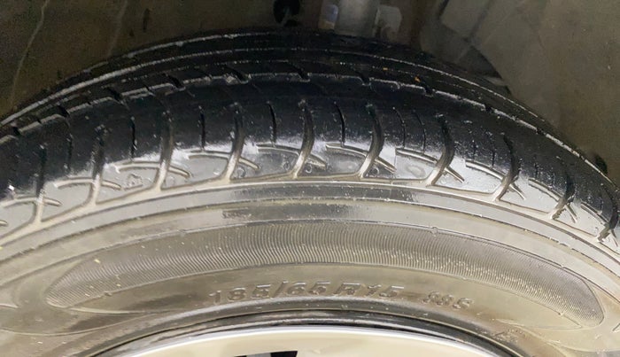 2017 Maruti Baleno DELTA PETROL 1.2, Petrol, Manual, 42,373 km, Right Front Tyre Tread