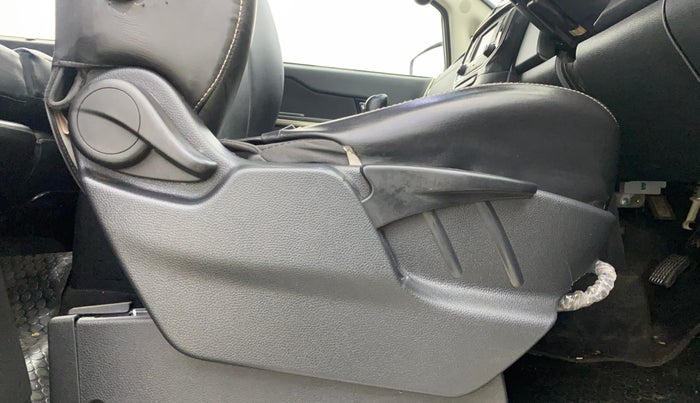 2018 Tata Hexa XM 4X2 7 STR, Diesel, Manual, 46,444 km, Driver Side Adjustment Panel