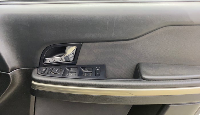 2018 Tata Hexa XM 4X2 7 STR, Diesel, Manual, 46,444 km, Driver Side Door Panels Control