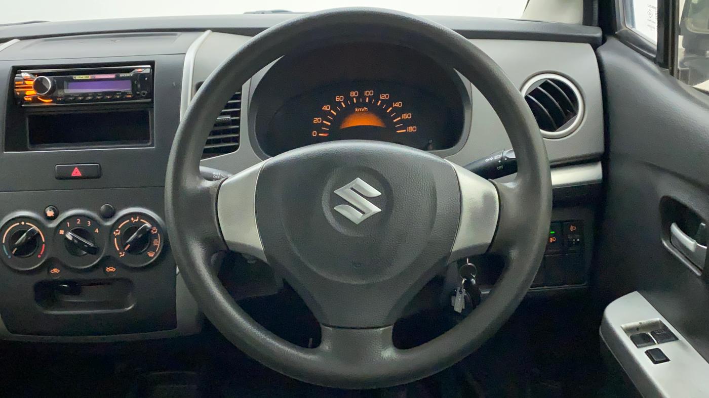 2012 Maruti Wagon R 1.0 LXI, Petrol, Manual, 71,143 km, Steering Wheel Close Up