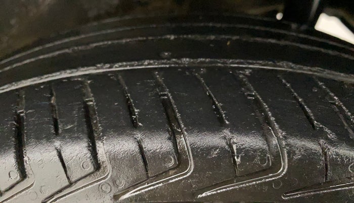 2012 Maruti Wagon R 1.0 LXI, Petrol, Manual, 71,143 km, Left Rear Tyre Tread
