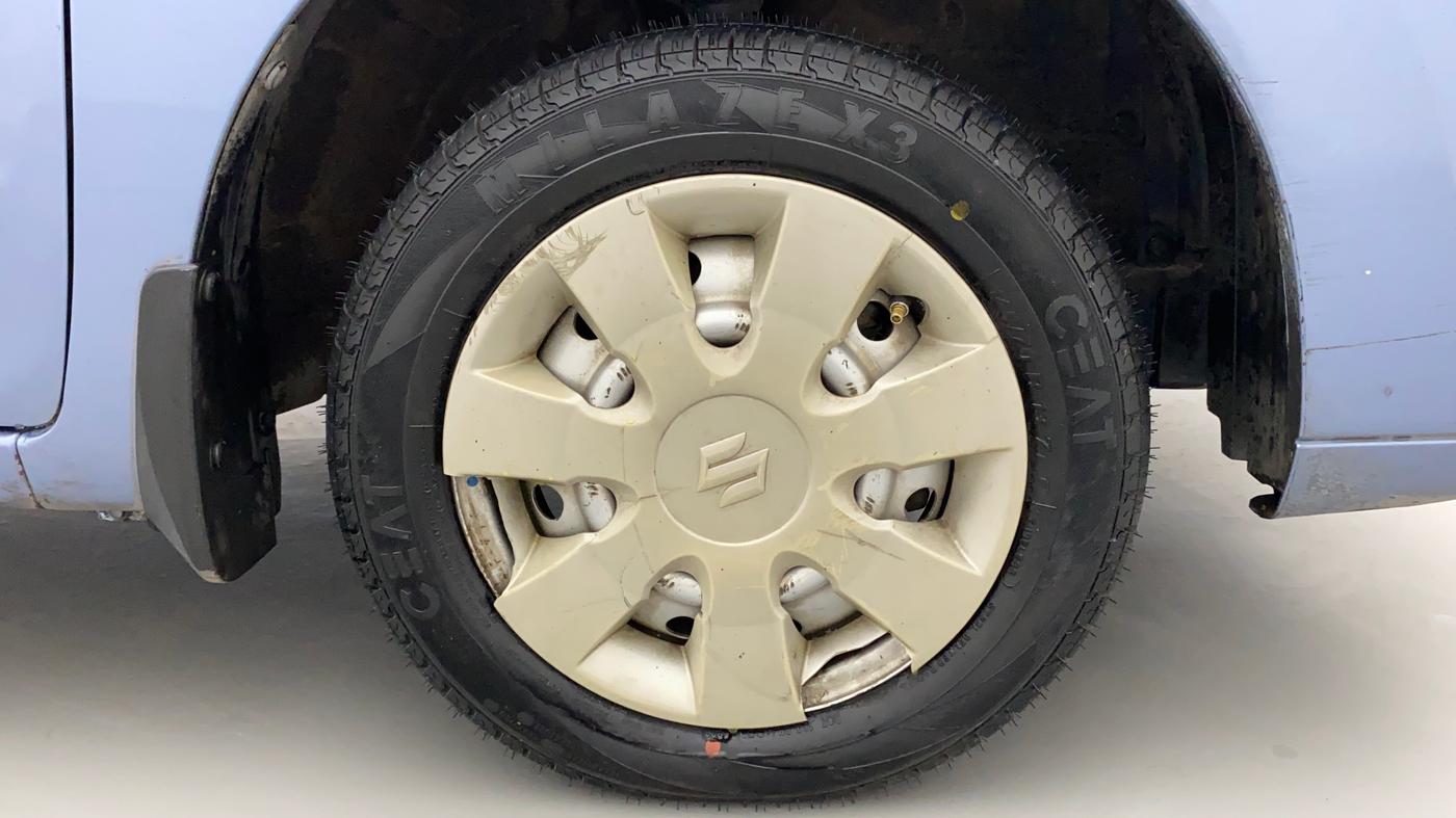 2012 Maruti Wagon R 1.0 LXI, Petrol, Manual, 71,143 km, Right Front Wheel