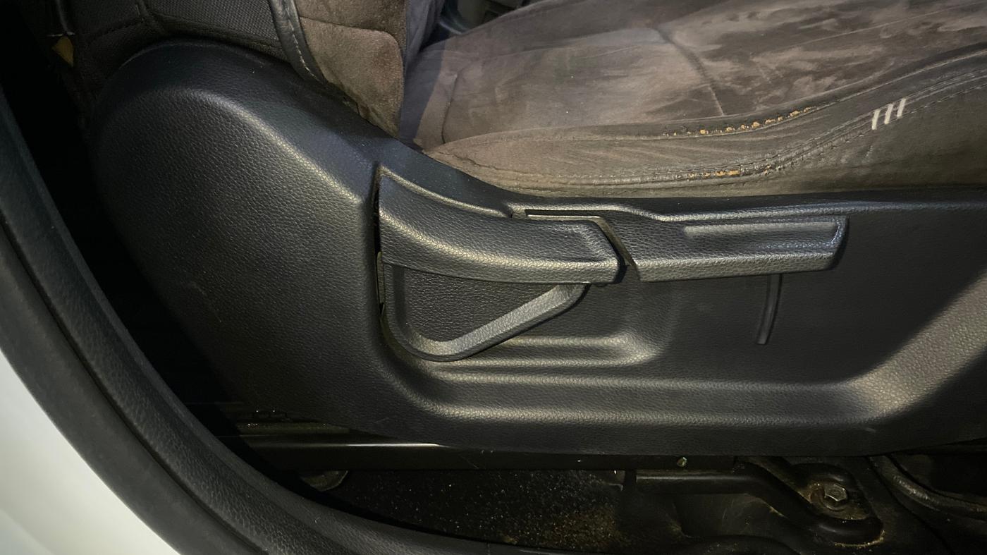 2022 KIA SELTOS HTK PLUS 1.5 DIESEL, Diesel, Manual, 75,109 km, Driver Side Adjustment Panel